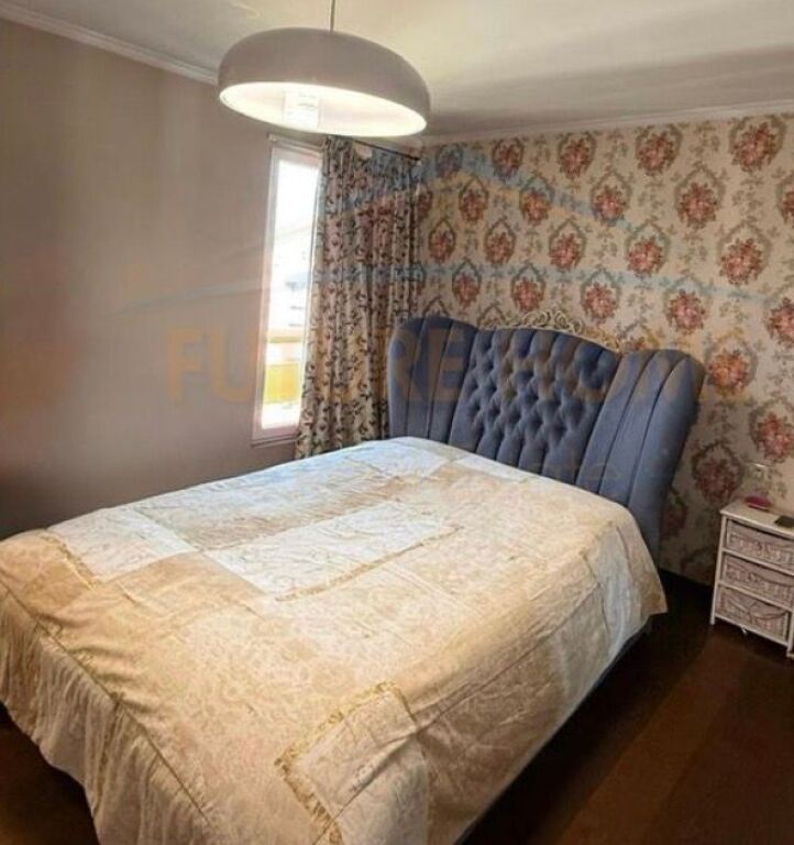 Shitet, Apartament 2+1, Pallati me Shigjeta, Tirane
