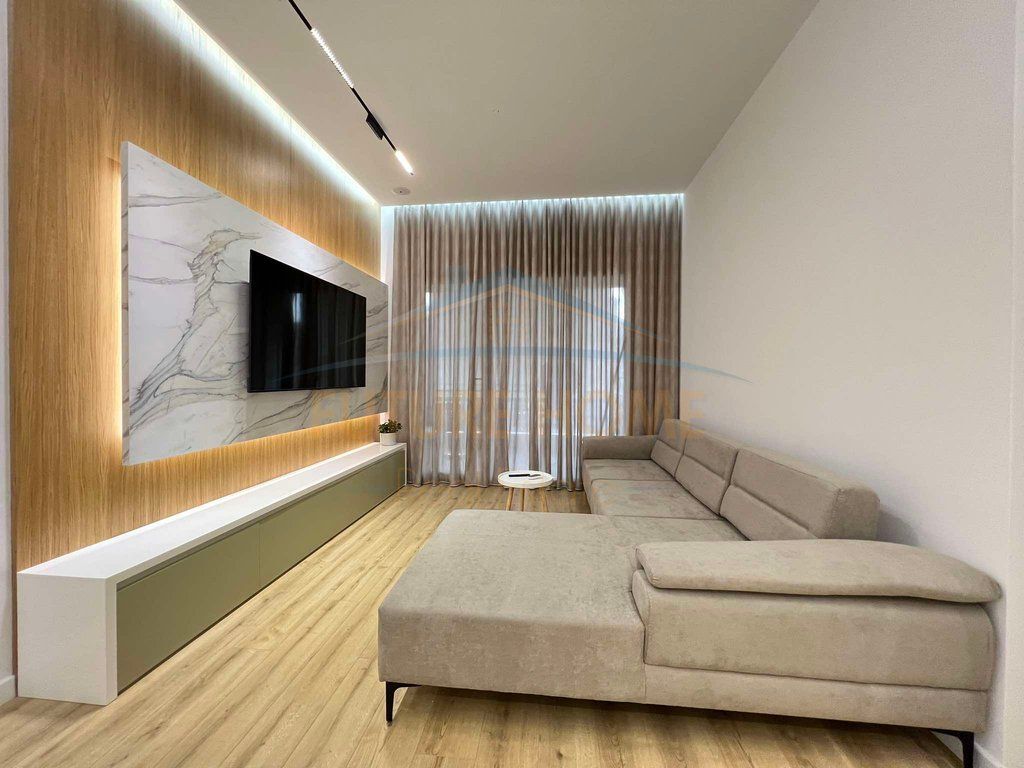 Qera, Apartament 2+1+2+Post Parkimi, Kopshti Botanik,Tiranë