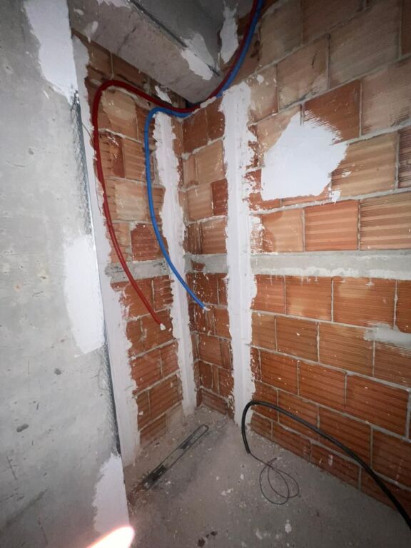 🏡 EKSKLUZIVE – SHITET APARTAMENT 2+1+2 ME BALLKON