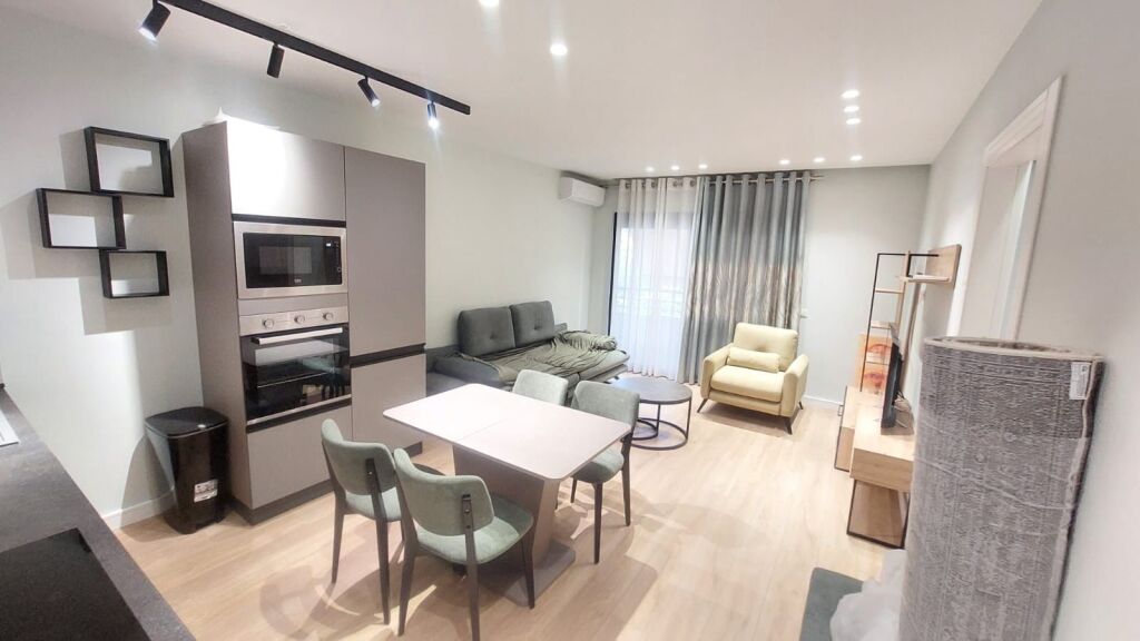 Apartment 1+1 for rent at Komuna e Parisit!