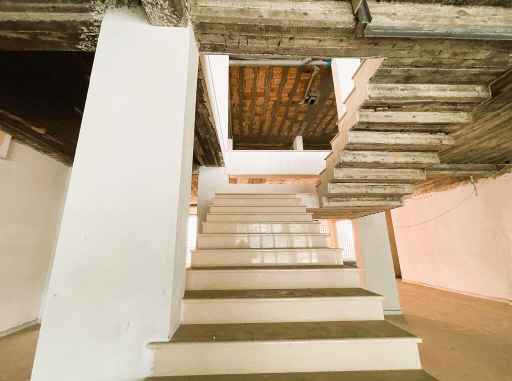🏢Commercial Space for Rent at the Commune Overpass🔥