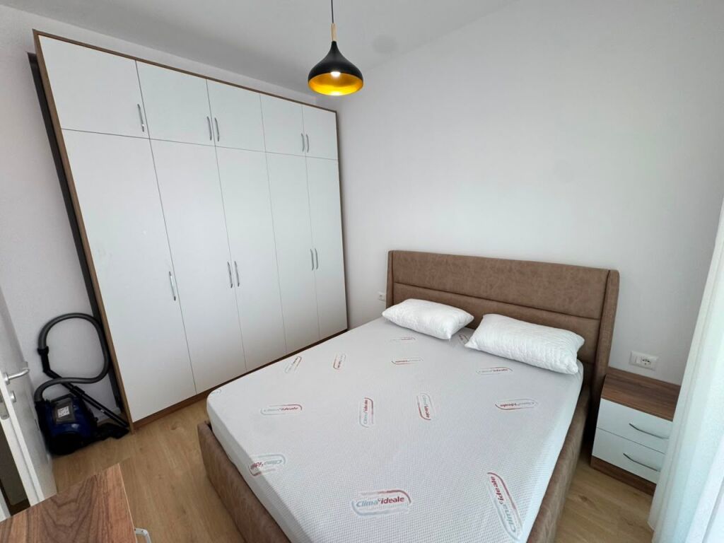 🏡 Jepet me qera apartament 1+1 📍 Ali Demi – Kompleksi Kadiu💶 Çmimi: 45,000 Lekë (i diskutueshëm)