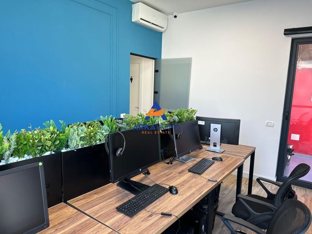 LOCALE UFFICIO IN AFFITTO 213M2 "EGLO, ASTIR" 1700 EURO