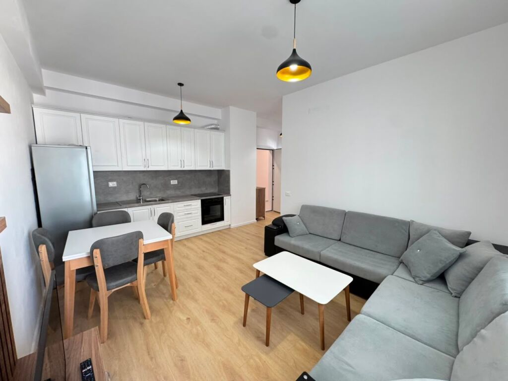 🏡 Jepet me qera apartament 1+1 📍 Ali Demi – Kompleksi Kadiu💶 Çmimi: 45,000 Lekë (i diskutueshëm)