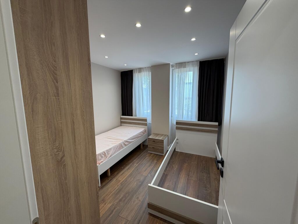 Apartamwnt 2+1+2 per qera Sauk !