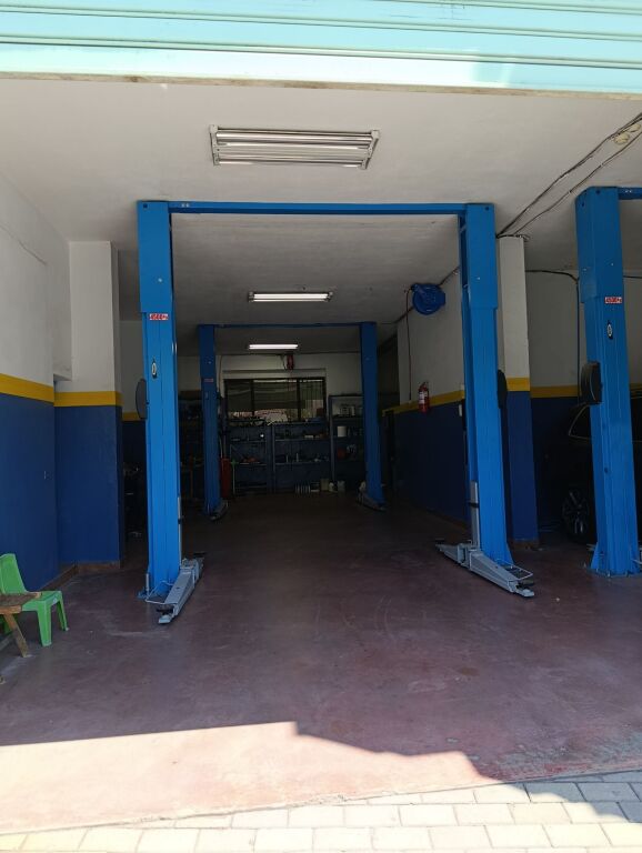 Rent | Ambjent Biznesi | Rruga Kryqi I Kuq | 1800 €/month