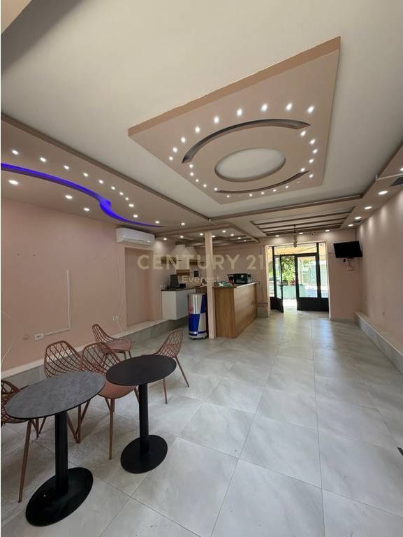 PEDIATRIA, PREMISES FOR RENT FOR BAR! 700 € /Month Total Area 75m2 Internal Area  