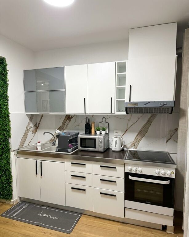 Luxury 2+1 apartment for rent at Mozaiku of Tirana, Zogu i Zi, Muhamet Gjollesha Street, Construction Engineering, Kavaja Street, 21 Dhjetori, Embassy Block, Durres Street, Mine Peza Street📍