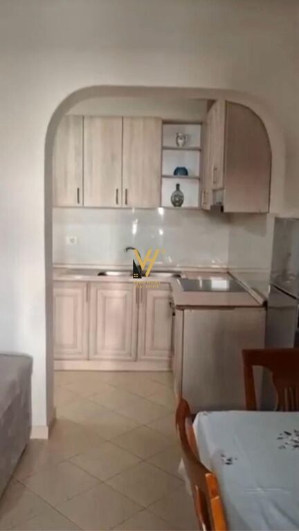 JEPET APARTAMENT 1+1 ME QIRA TE PARKU 400 EURO