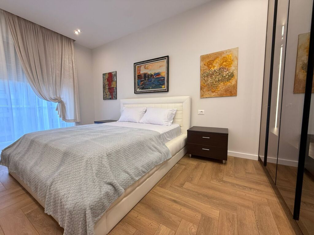 APartament me qera - Pazari  i Ri