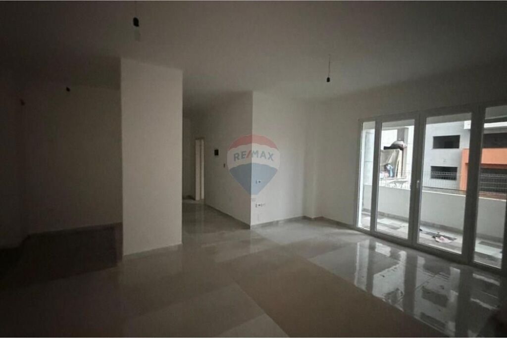Apartament - Për Shitje - Pallatet e Verdha, Laprake, Tiranë