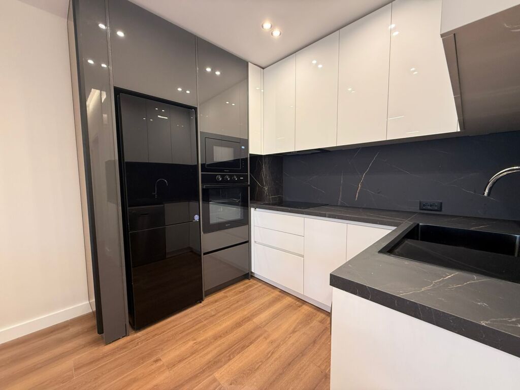 Apartament me qera - Pazari i Ri