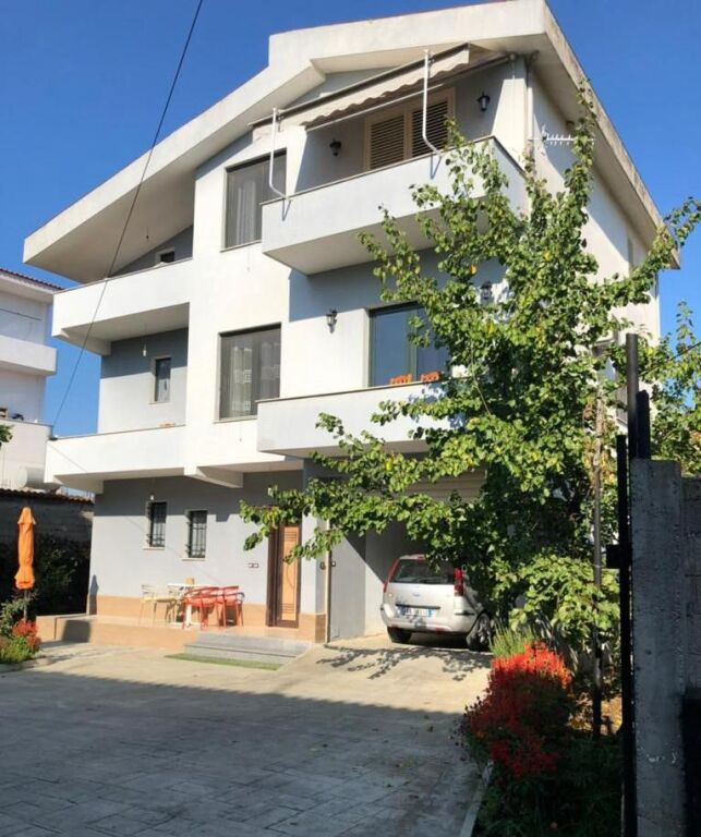 Qera | 2 Apartamente 2 + 1 | Kamëz Municipality | 400 €/muaj