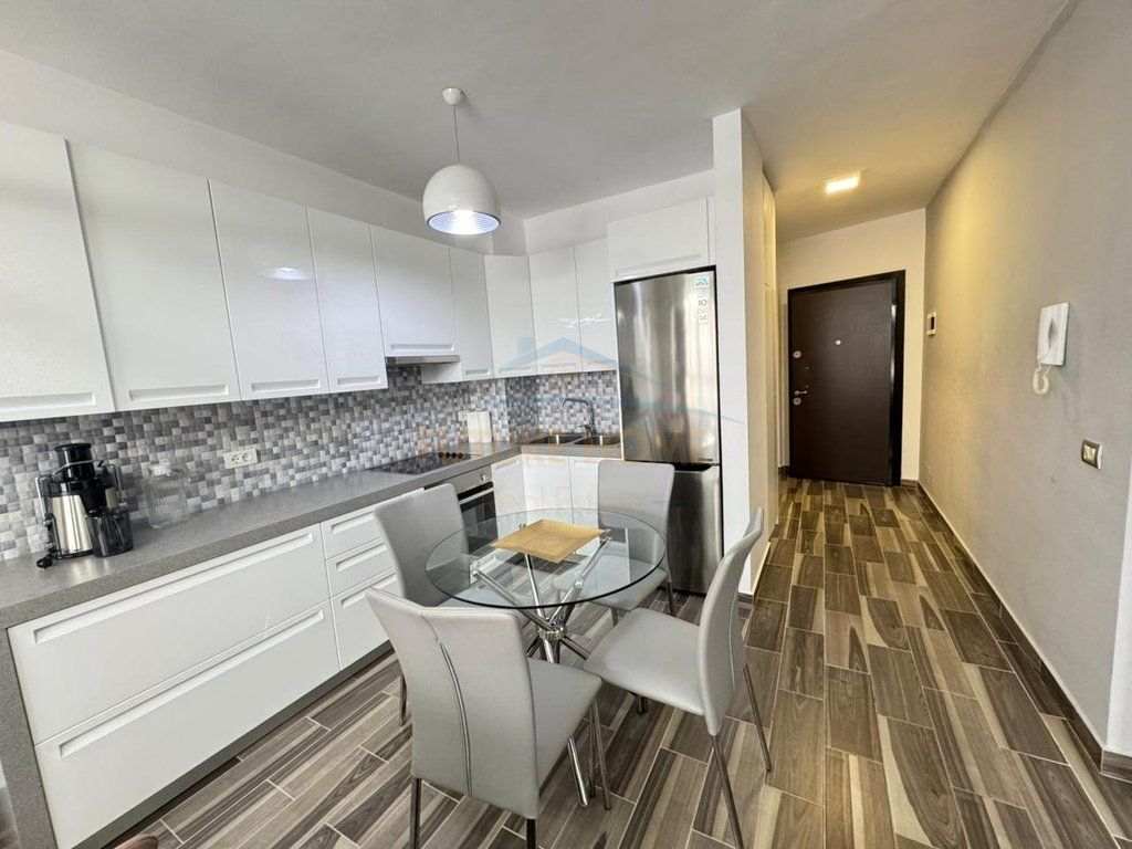 Qera, Apartament 1+1, Kompleksi Ferrari, Rruga Peti