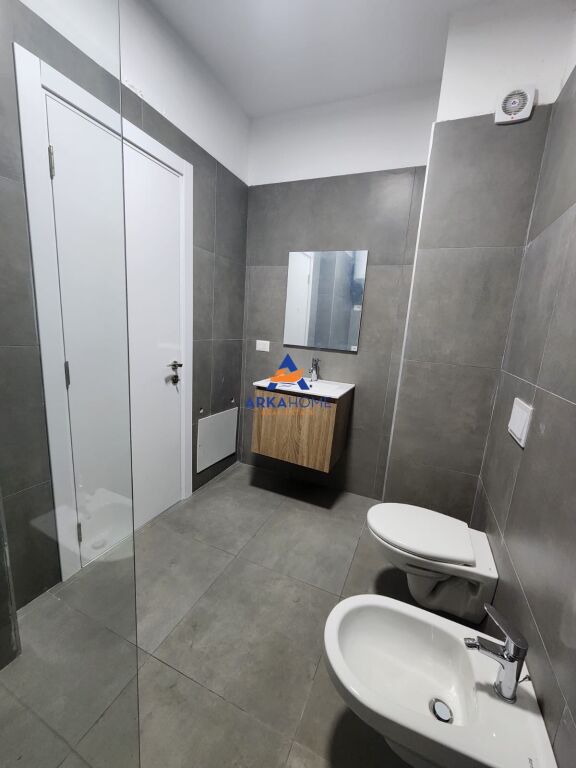 JEPET ME QERA APARTAMENT 1+1+BALLKON "TE FARMACIA 10" 60.000 LEKE