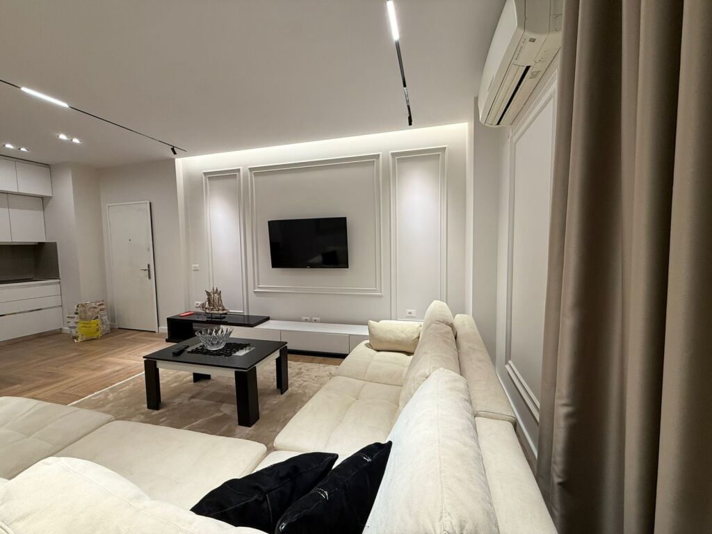 APartament me qera - Pazari  i Ri