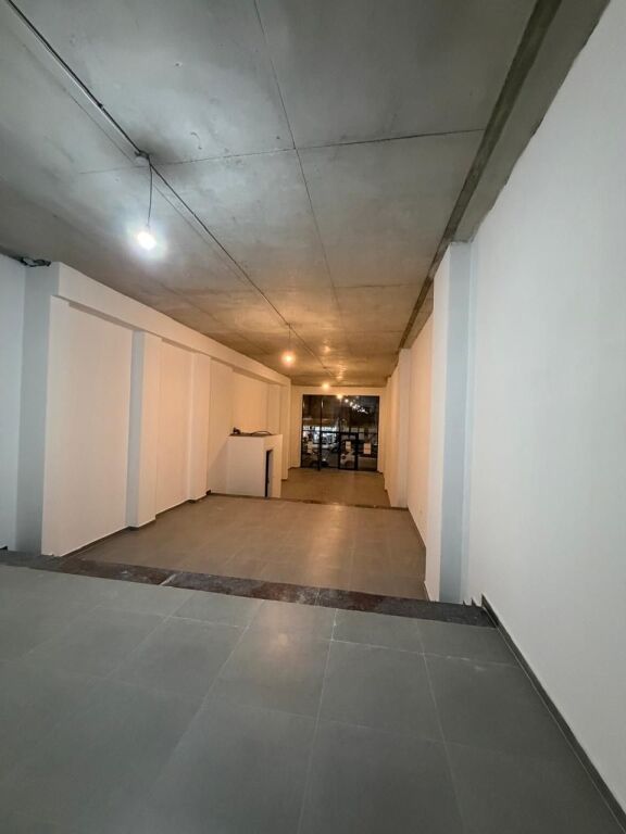 🏢 Premises for rent for shop and offices,📍Barrikadave Street!