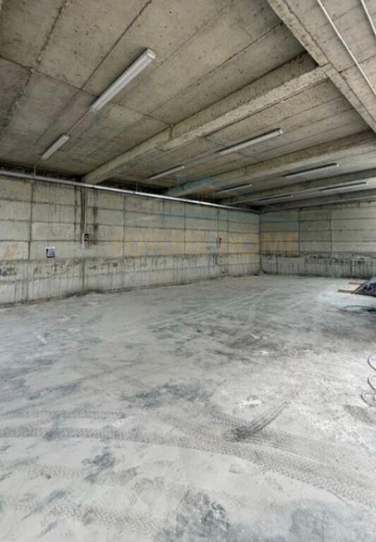 Rent, Warehouse, Peze-Helmes