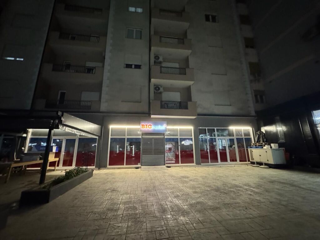 SHOP FOR RENT 240M2