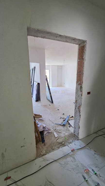 Shitet, Apartament 1+1 te Kompleksi Kinoblock ne Porcelan! 110,000 €