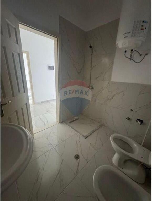 Apartament - Për Shitje - Pallatet e Verdha, Laprake, Tiranë