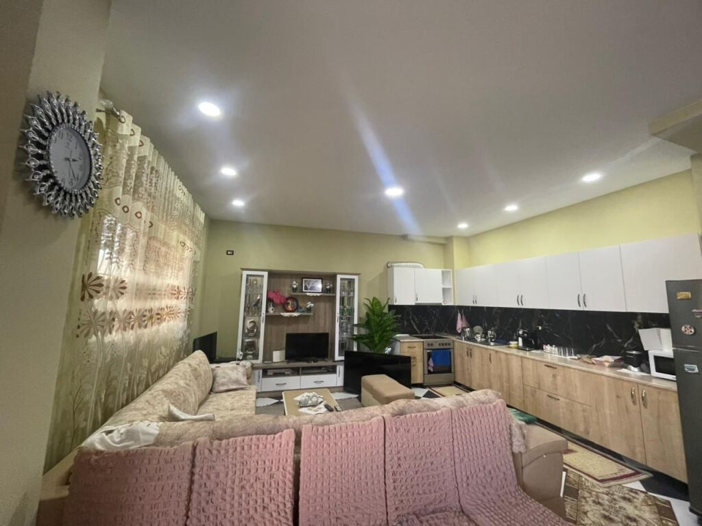 For sale, Private House 3+1, In Shkozet.