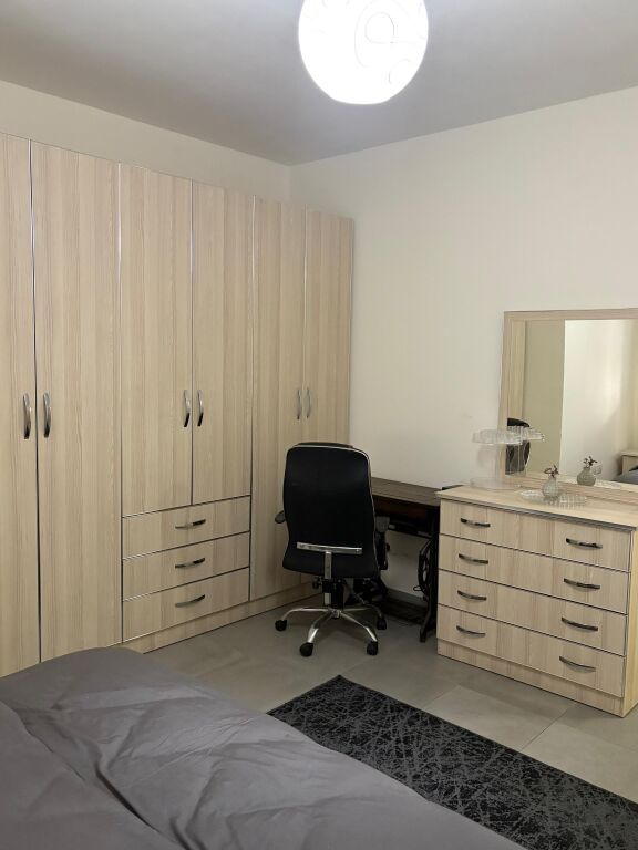 Jepet me qira apartament 1+1 pranë "Foto Durresi" – Durrës