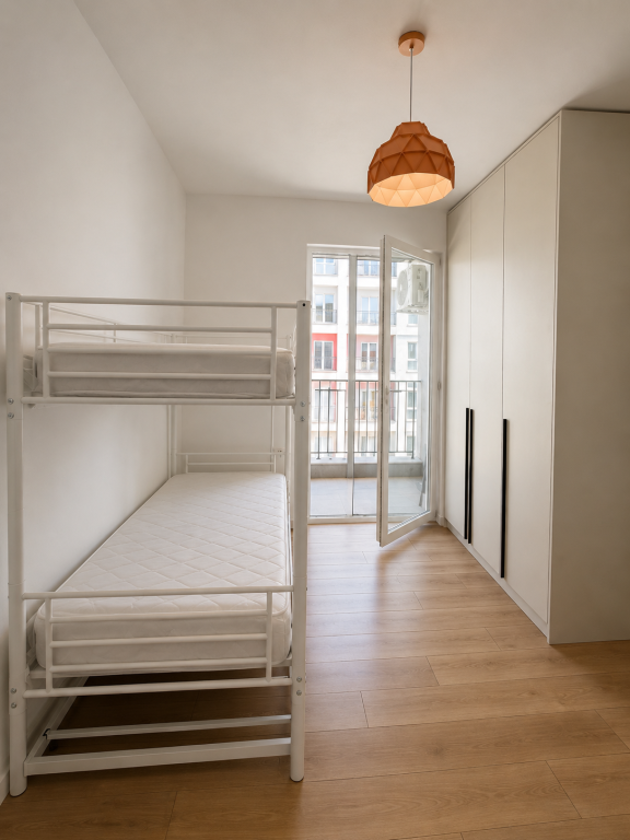 Tirane, jap me qera apartament 2+1+2 tualete+ Ballkon Kati 6, 90 m², 45.000 Lekë (Univers City)