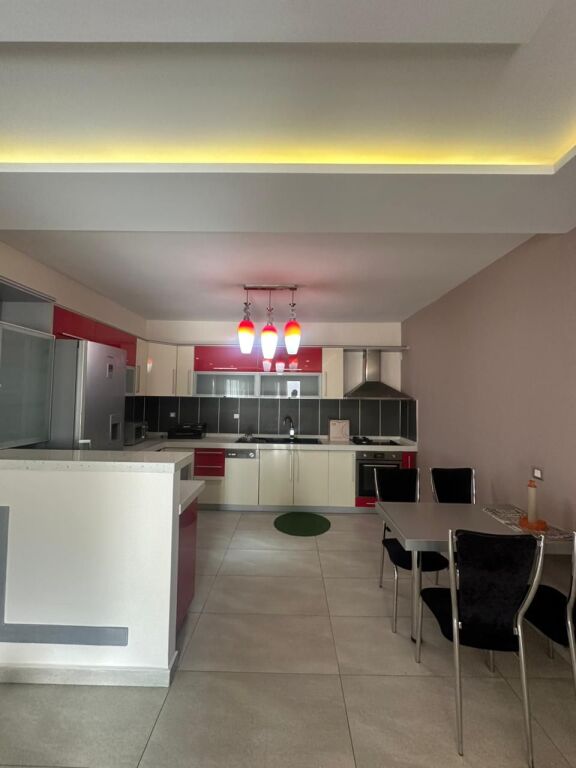 Jepet me qira apartament 2+1+2
