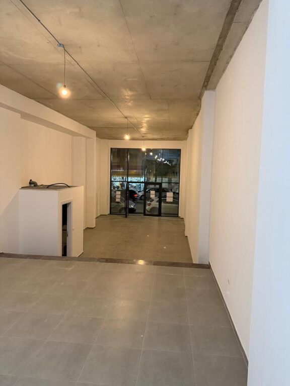 🏢 Premises for rent for shop and offices,📍Barrikadave Street!