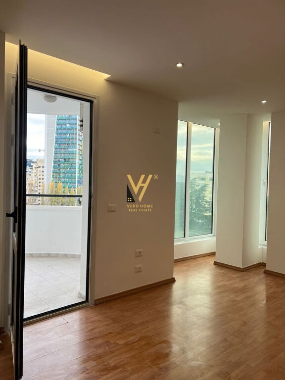 OFFICE 190 M2 FOR RENT AT AIR ALBANIA 2,000 EURO