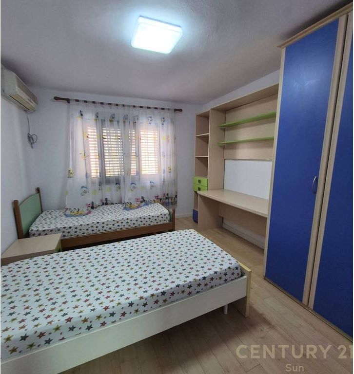 Shitet apartament 2+1 te Shkolla e Baletit!