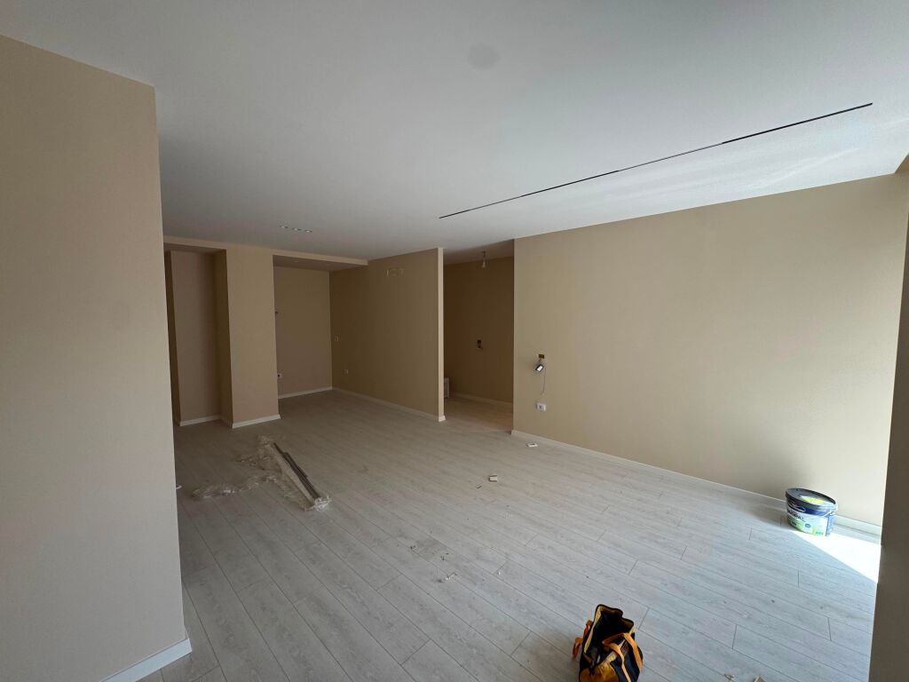 Shitet Apartament 3+1+2 Zogu i zi