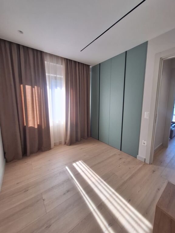 Shitet Apartament 2+1+1 te Liqeni i Thatë