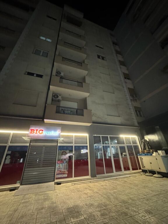 SHOP FOR RENT 240M2