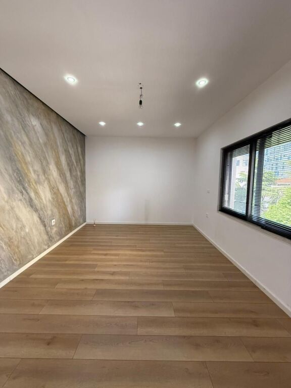 Rent | Ambjent Biznesi | Blloku | 950 €/month