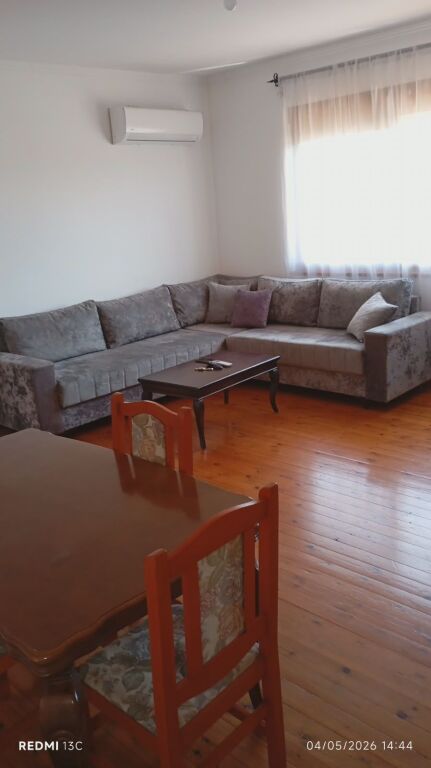 🏠Kodra e Priftit,,jepet me qera kati i 4-et i nje vile,2+1,i mobiluar.45,000Leke