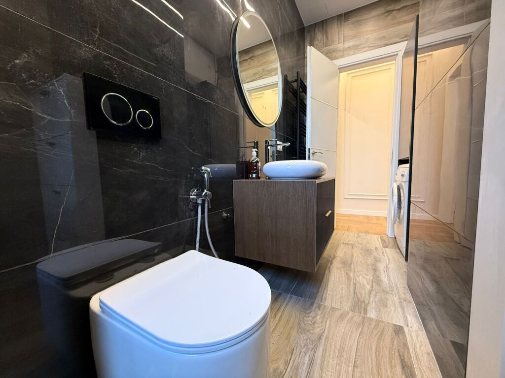 APartament me qera - Pazari  i Ri