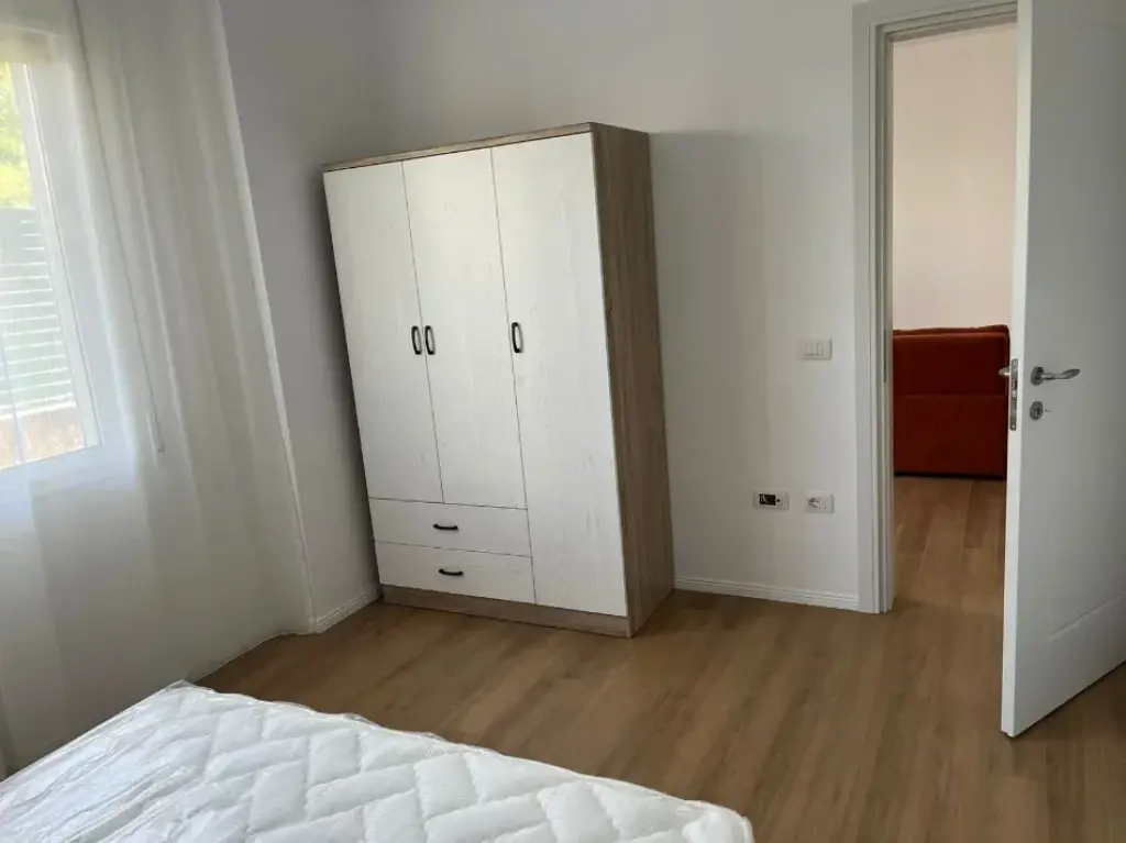 Qera | Vilë 1 + 1 | Ali Demi | 450 €/muaj