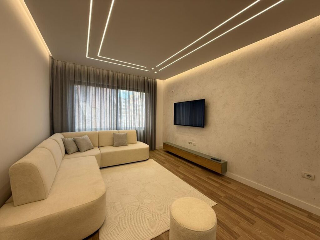 Shitet Apartament 1+1 , Astir