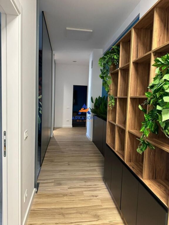 LOCALE UFFICIO IN AFFITTO 213M2 "EGLO, ASTIR" 1700 EURO