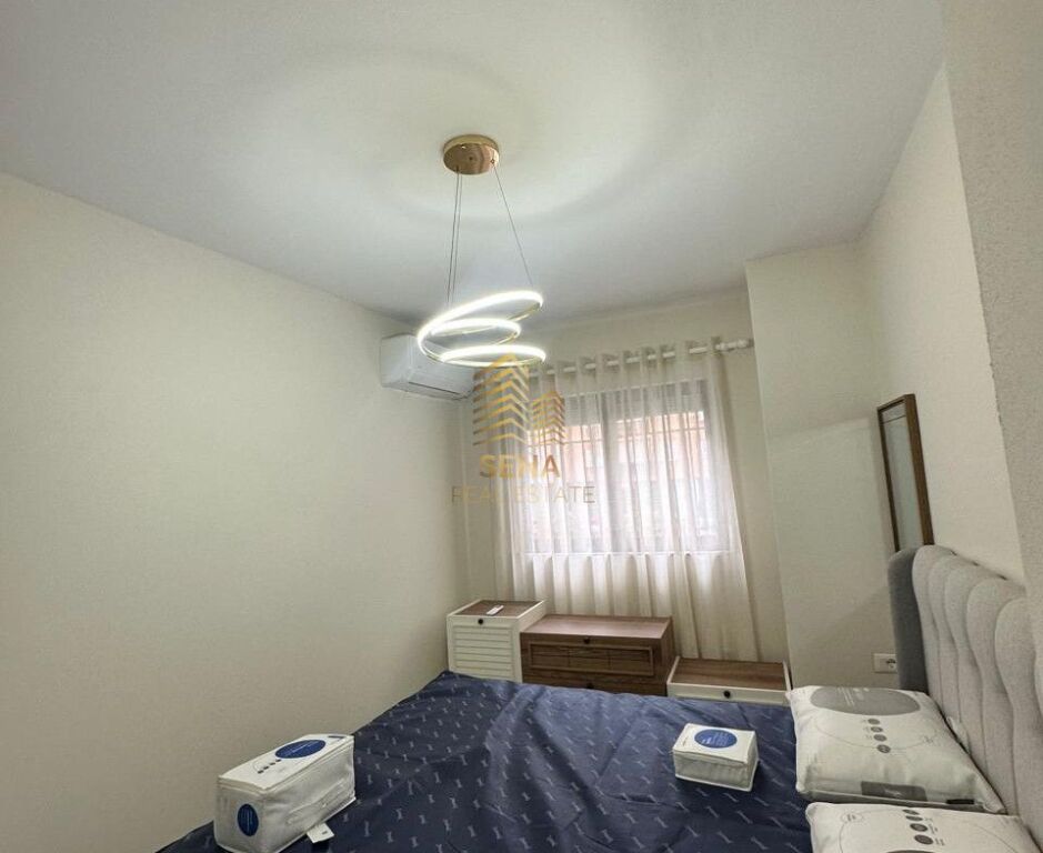 Qira, Apartament 3+1+2blk+2wc,Komuna Parisit, Prane Kristal Centre,1400 Euro/muaj