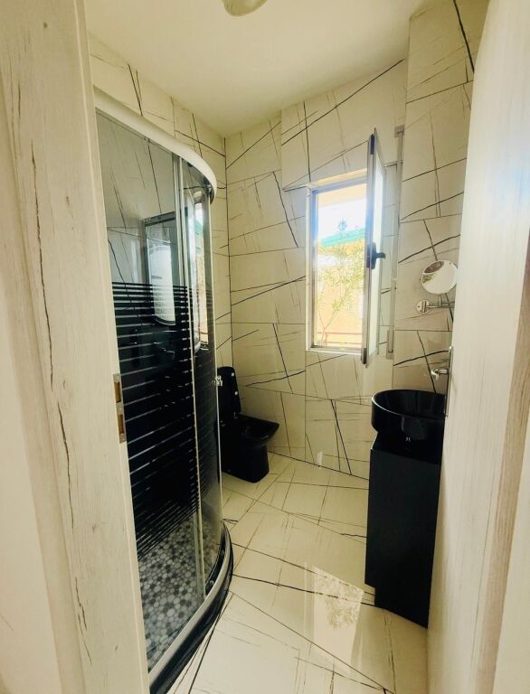 Qera | Apartament 2 + 1 | Liqeni Thatë | 1200 €/muaj