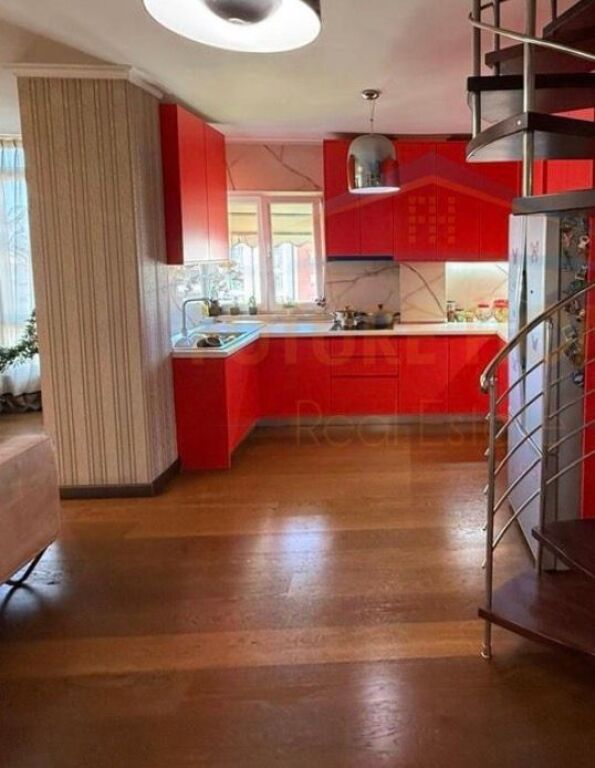 Shitet, Apartament 2+1, Pallati me Shigjeta, Tirane