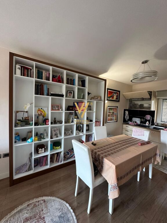 SHITET APARTAMENT 2+1+BLK TEK RRUGA E ELBASANIT 26.500.000 LEKE