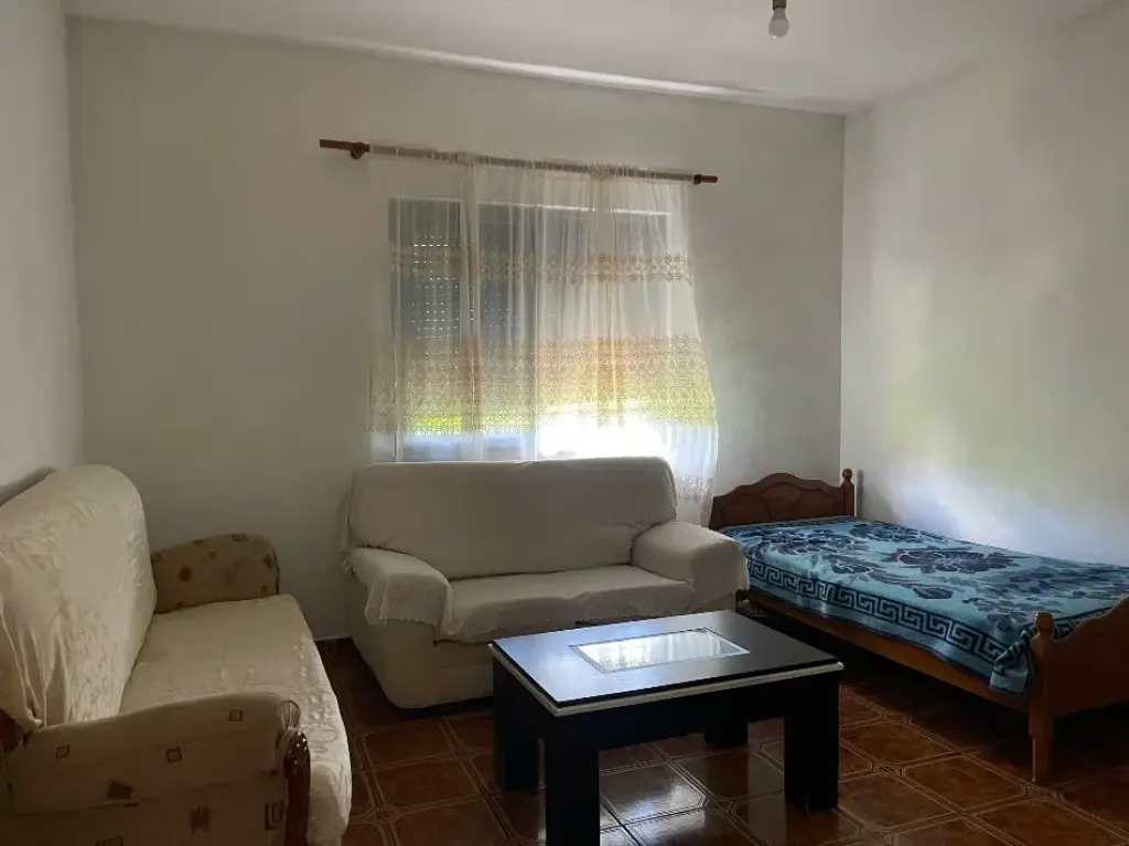 Rent | Shtëpi private 1 + 1 | Qytet Studenti | 280 €/month