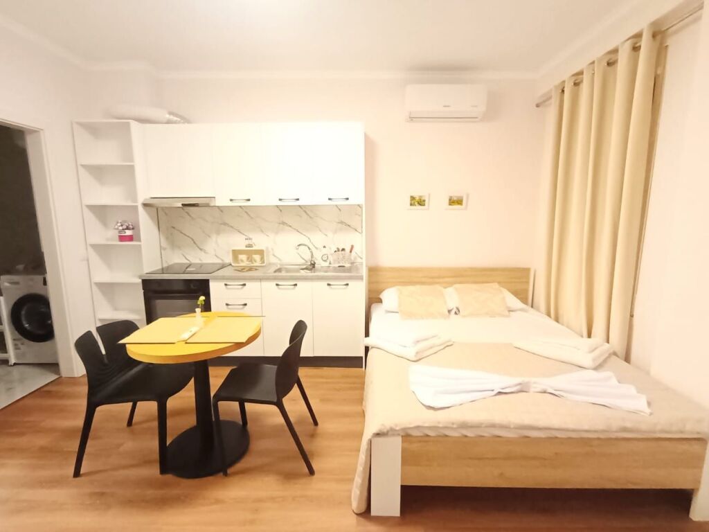 2 Garsoniere per qira , Rruga e Durresit