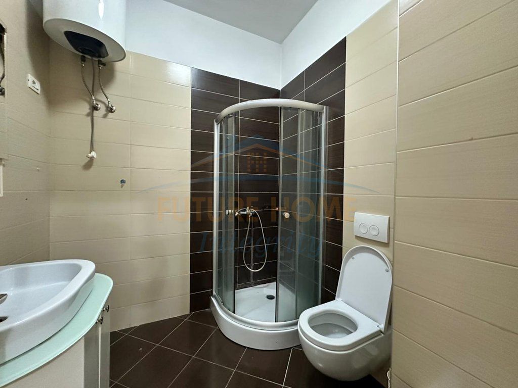 Rent, Apartment 2+1+2+Parking Space, Paris Commune, Tirana. 750 €