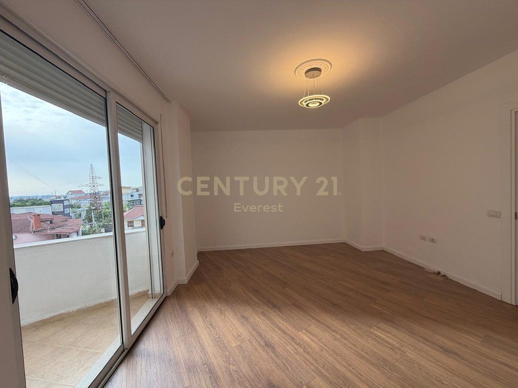 FRESKU, SHESIM APARTAMENT 2+1+2