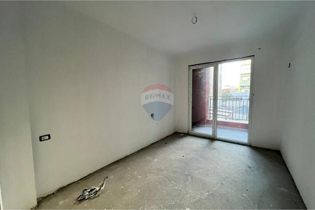 Apartament 1+1 ne shitje Rruga Kavajes